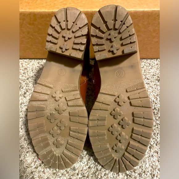 Universal Thread  Brown Side Zipper Block HeelFaux Fur Lines Boots  Size 7.5 GUC - Picture 5 of 10